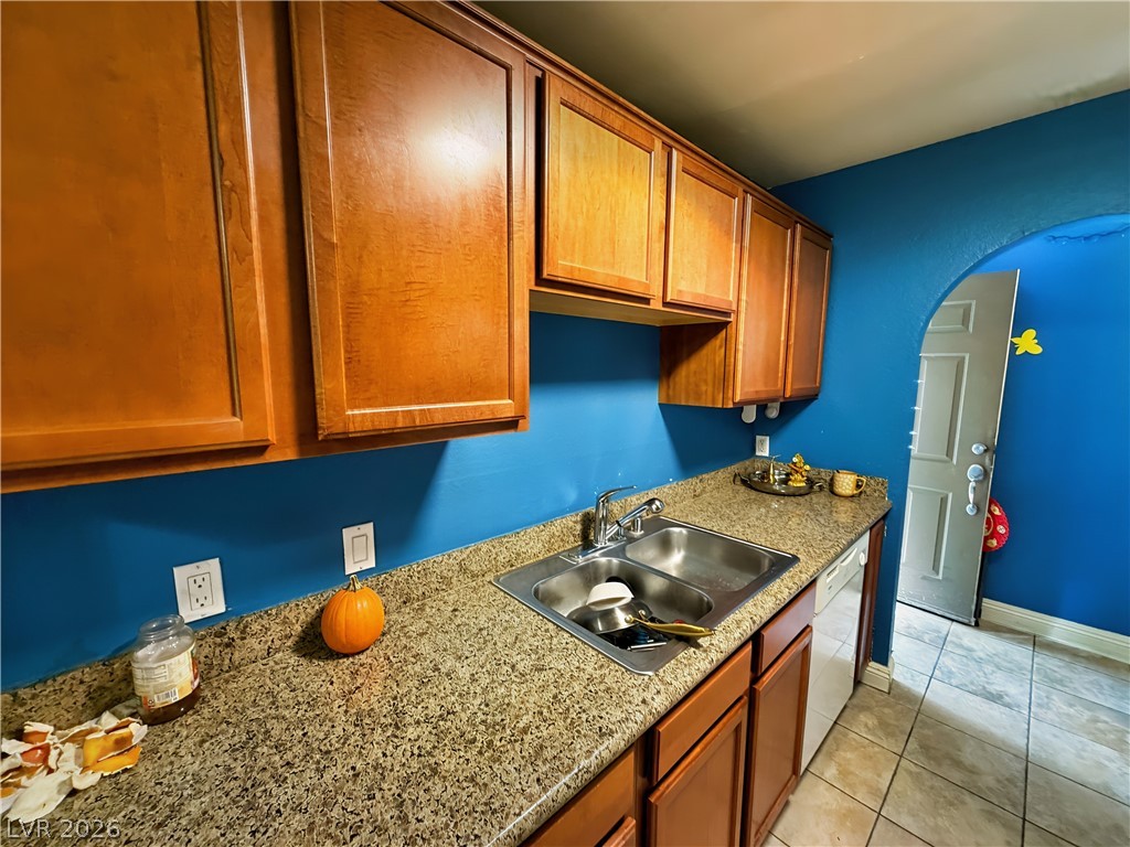Photo 37 of 46, 1852 N Decatur Boulevard #101
