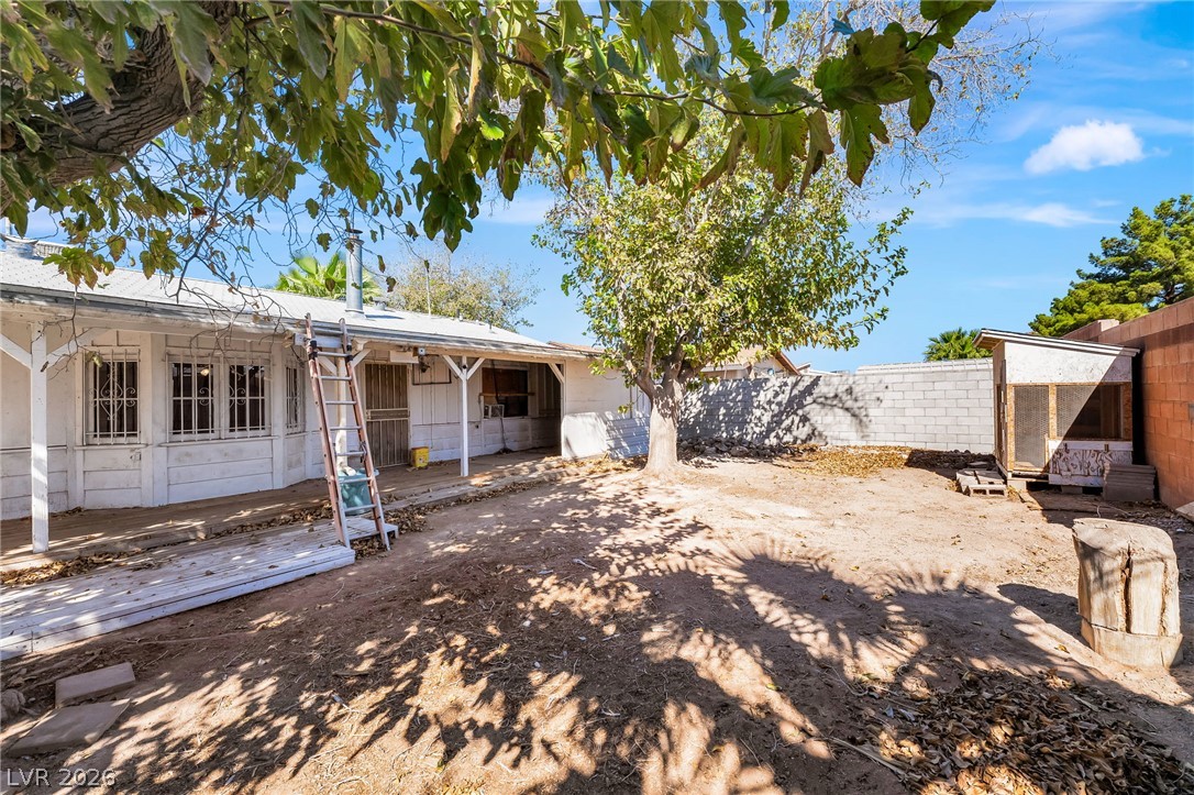 Photo 17 of 24, 428 Bolsa Drive