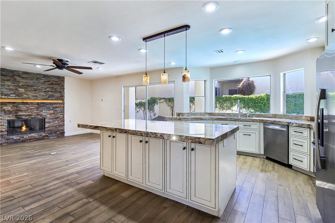 Photo 7 of 29, 5205 Coral Glow Court