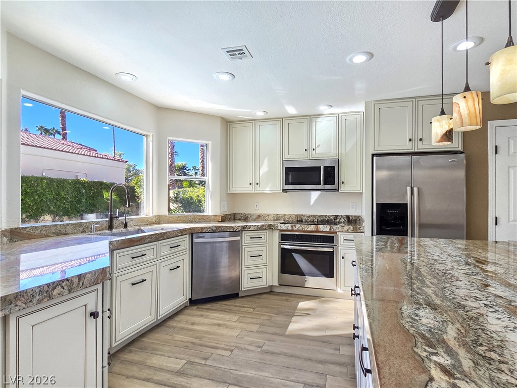 Photo 9 of 29, 5205 Coral Glow Court