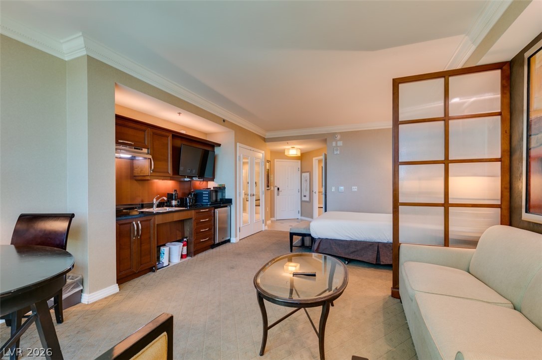 Photo 17 of 41, 125 E HARMON Avenue #518