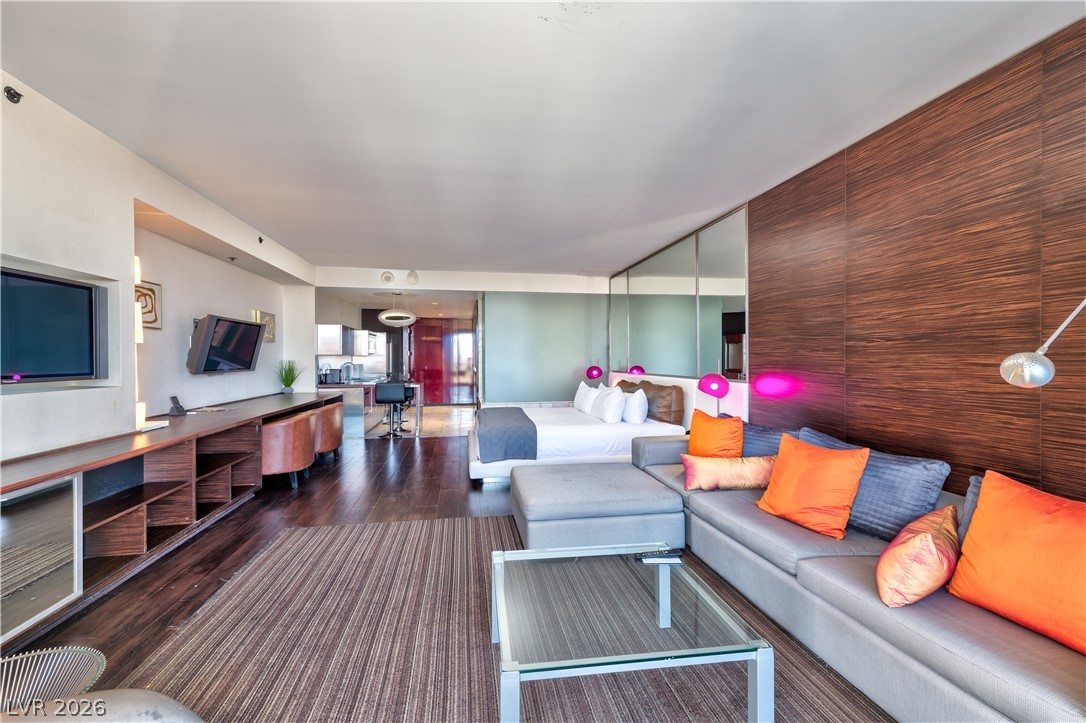 Photo 6 of 15, 4381 W Flamingo Road #3507
