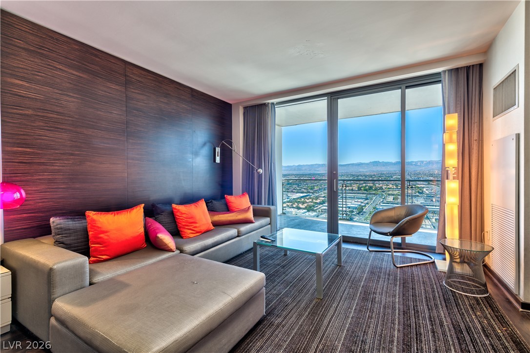 Photo 8 of 15, 4381 W Flamingo Road #3507
