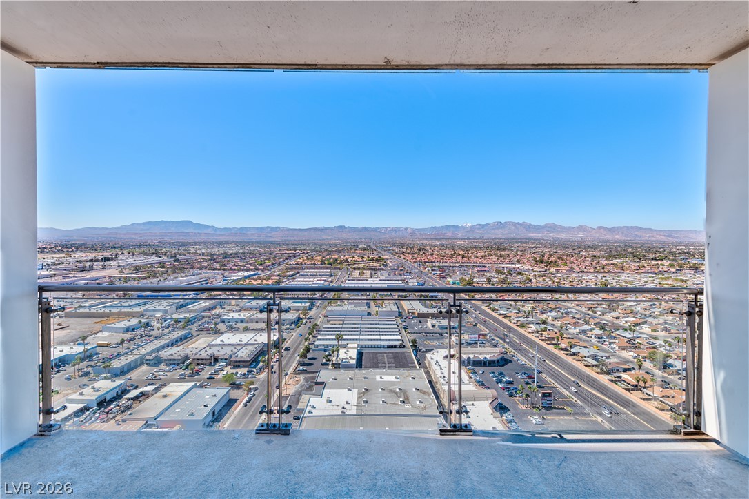 Photo 11 of 15, 4381 W Flamingo Road #3507