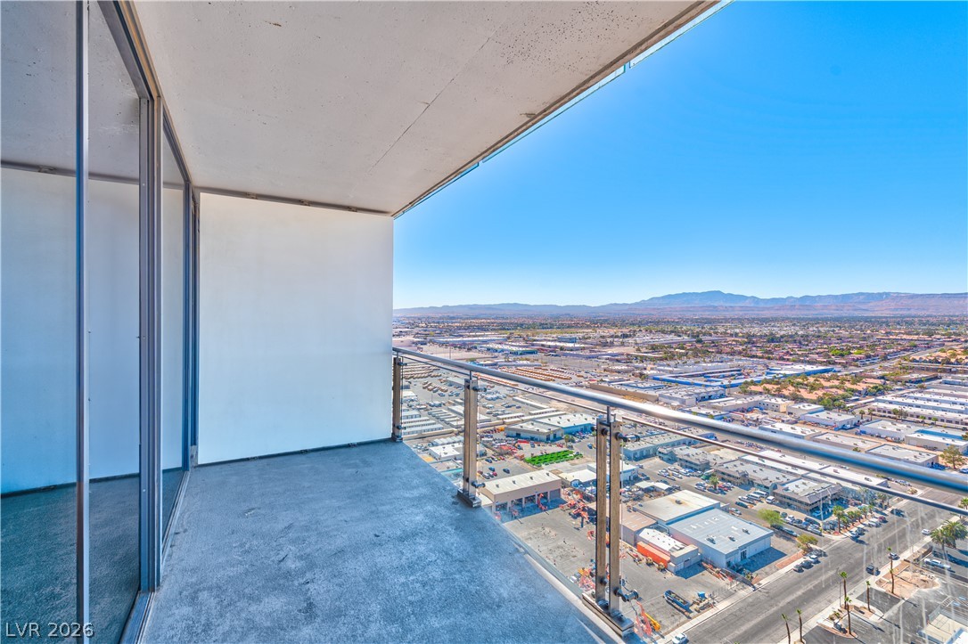 Photo 12 of 15, 4381 W Flamingo Road #3507