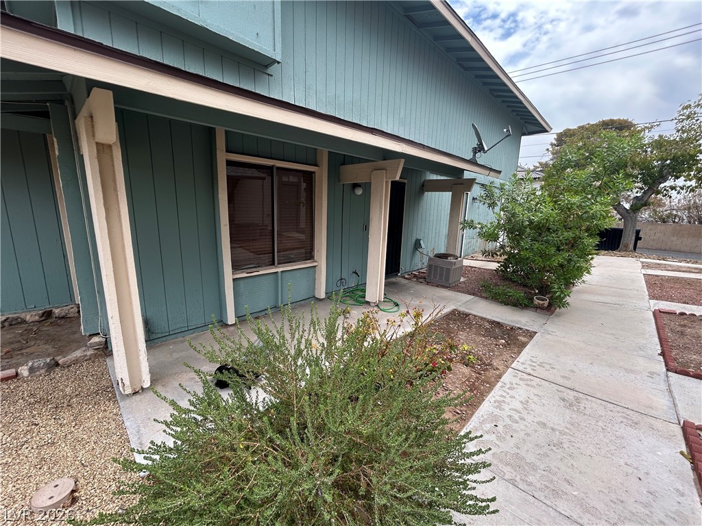 Photo 2 of 4758 Roberta Street #2