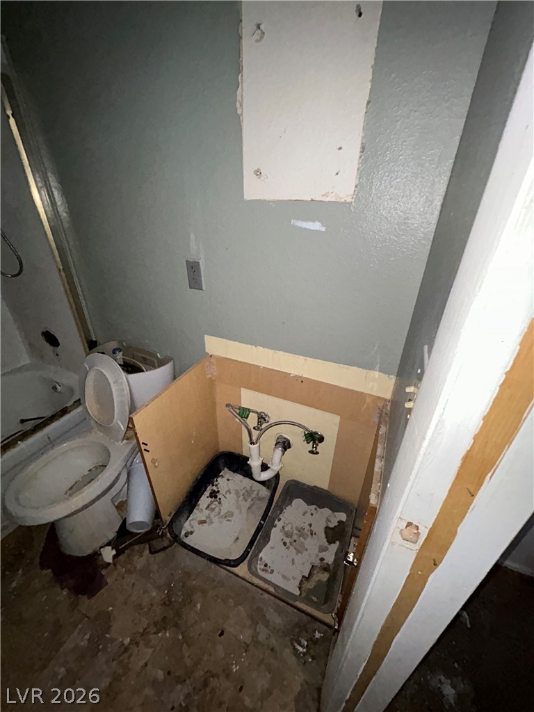 Photo 7 of 18, 4758 Roberta Street #2