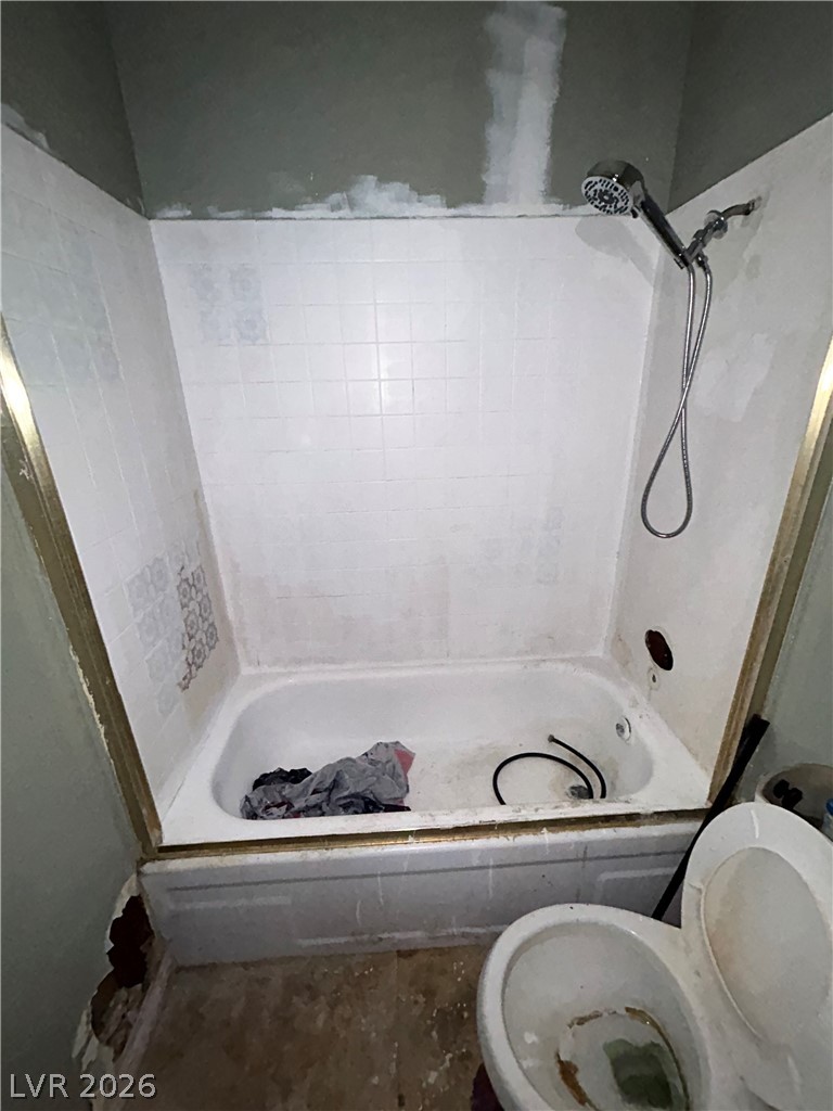 Photo 8 of 18, 4758 Roberta Street #2