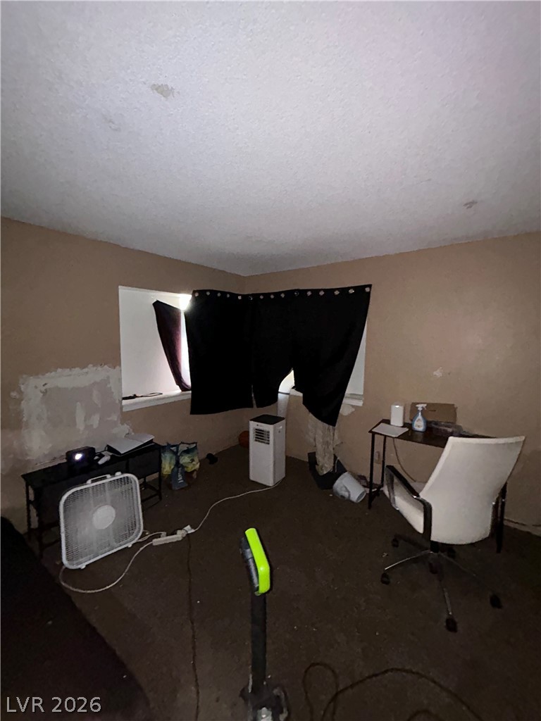 Photo 10 of 18, 4758 Roberta Street #2