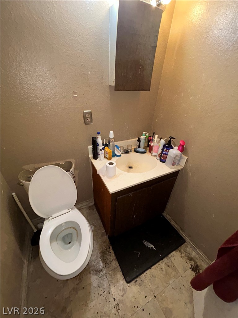 Photo 17 of 18, 4758 Roberta Street #2