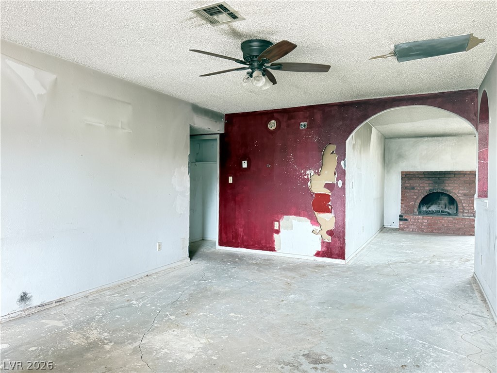 Photo 2 of 4233 Kensington Way