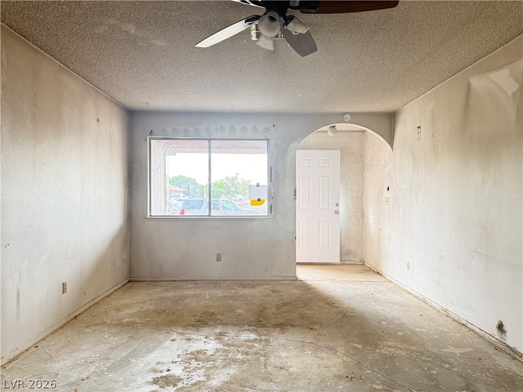 Photo 3 of 4233 Kensington Way