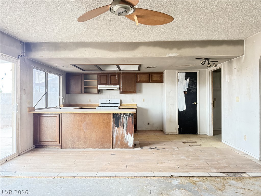 Photo 5 of 4233 Kensington Way