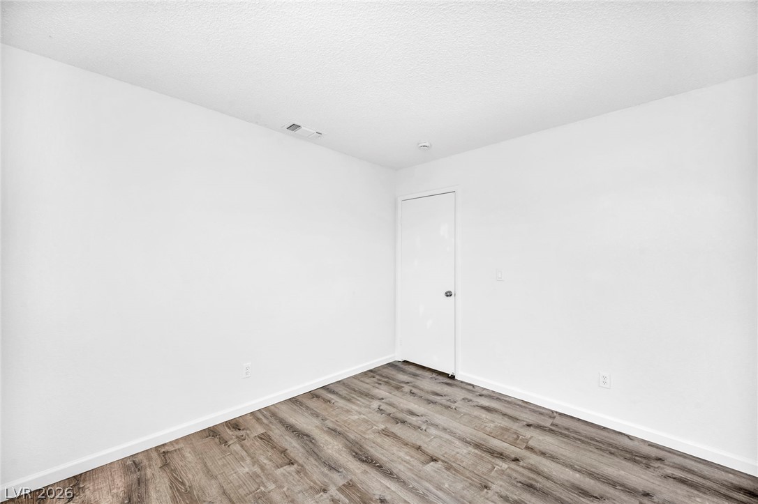 Photo 26 of 35, 550 Kelsford Drive