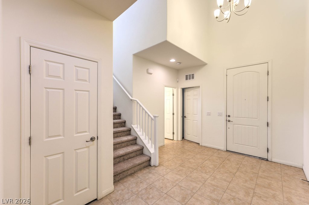Photo 5 of 991 Whitworth Avenue