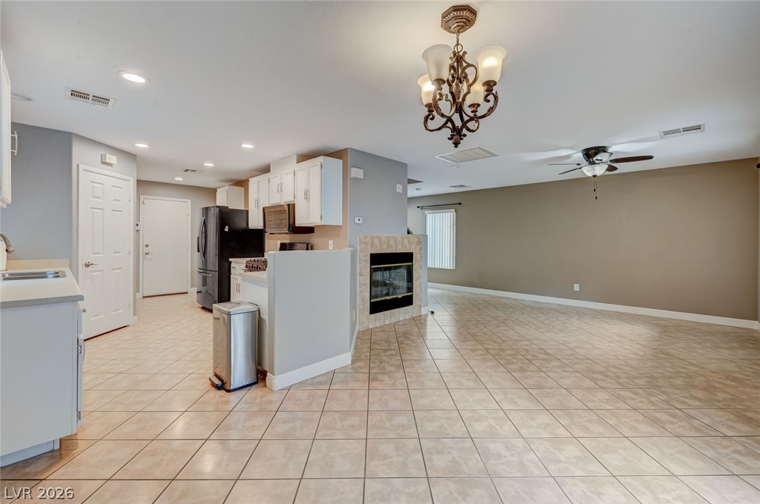 Photo 10 of 38, 5017 Diamond Ranch Avenue