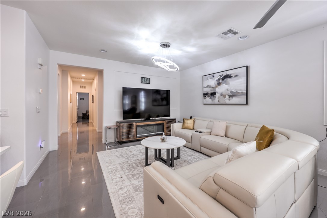 Photo 8 of 31, 9265 Valley Betica Avenue