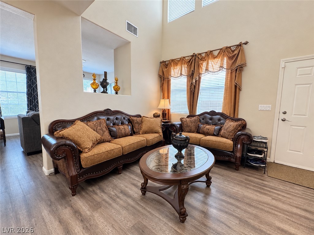 Photo 3 of 7546 Dobroyd Drive