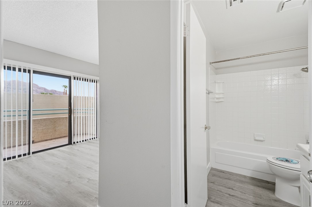 Photo 31 of 46, 830 N Sloan Lane #202