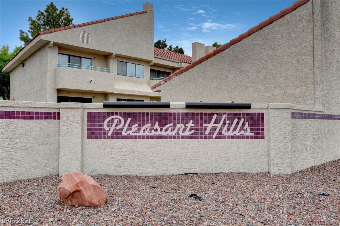 Photo 44 of 46, 830 N Sloan Lane #202