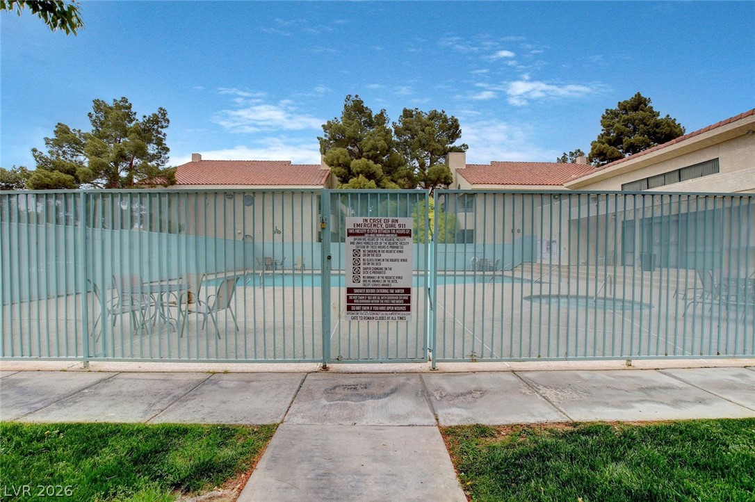 Photo 45 of 46, 830 N Sloan Lane #202