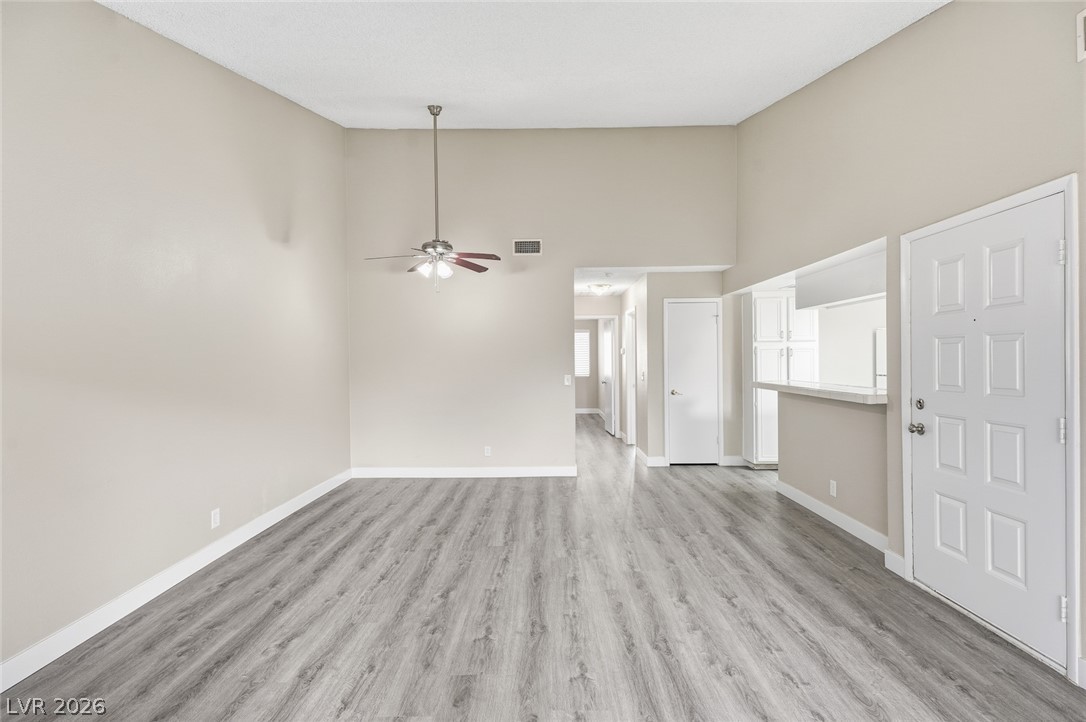 Photo 5 of 830 N Sloan Lane #202