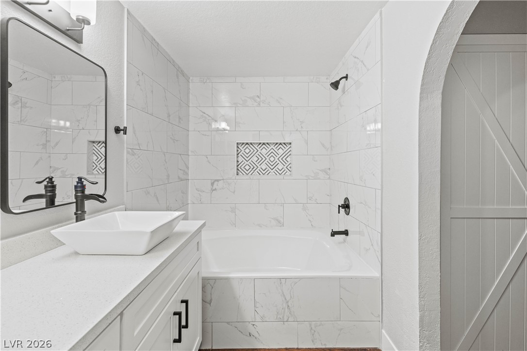 Photo 26 of 38, 2200 S Fort Apache Road #2004