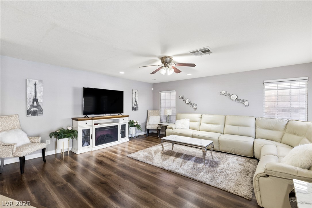 Photo 9 of 47, 8500 W Gilmore Avenue