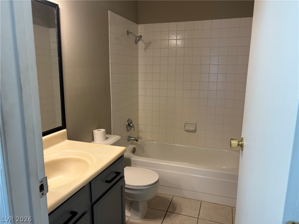 Photo 8 of 15, 5430 Centurion Court #203
