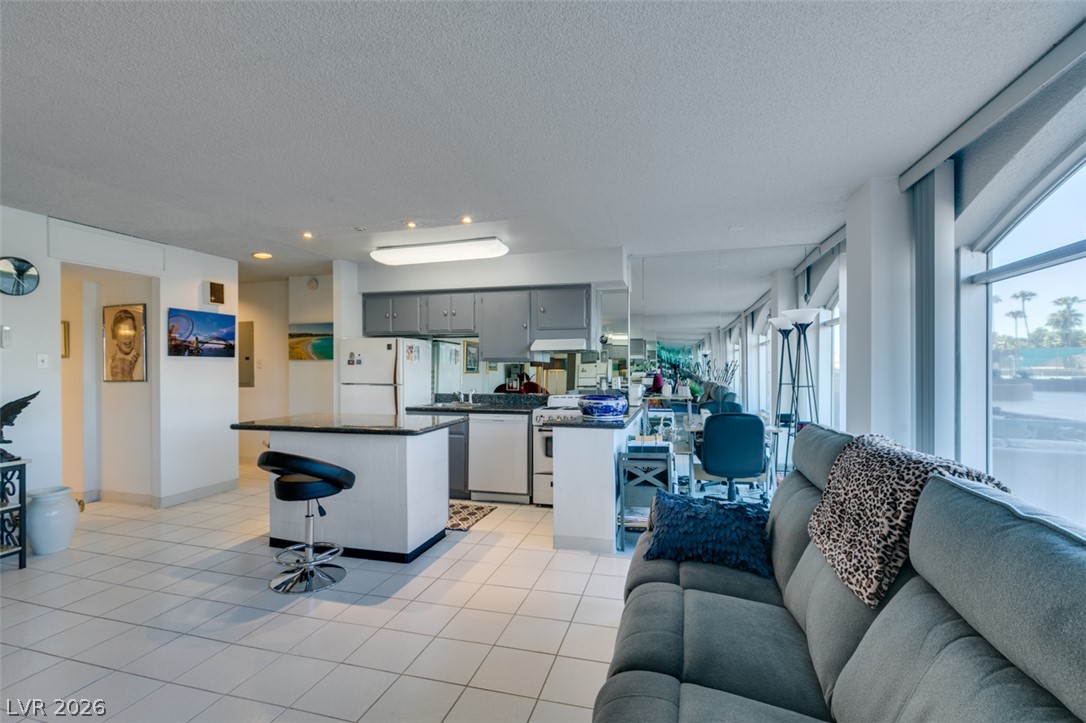 Photo 15 of 29, 3111 Bel Air Drive #206