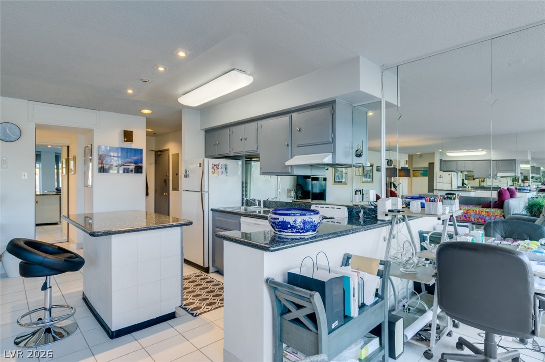 Photo 17 of 29, 3111 Bel Air Drive #206
