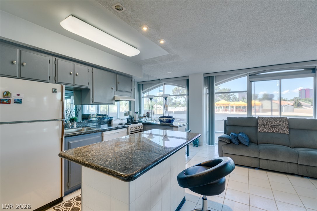 Photo 21 of 29, 3111 Bel Air Drive #206