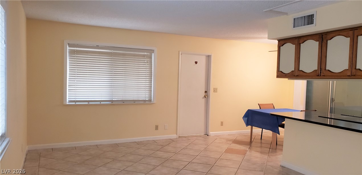 Photo 6 of 32, 5156 Gray Lane #A