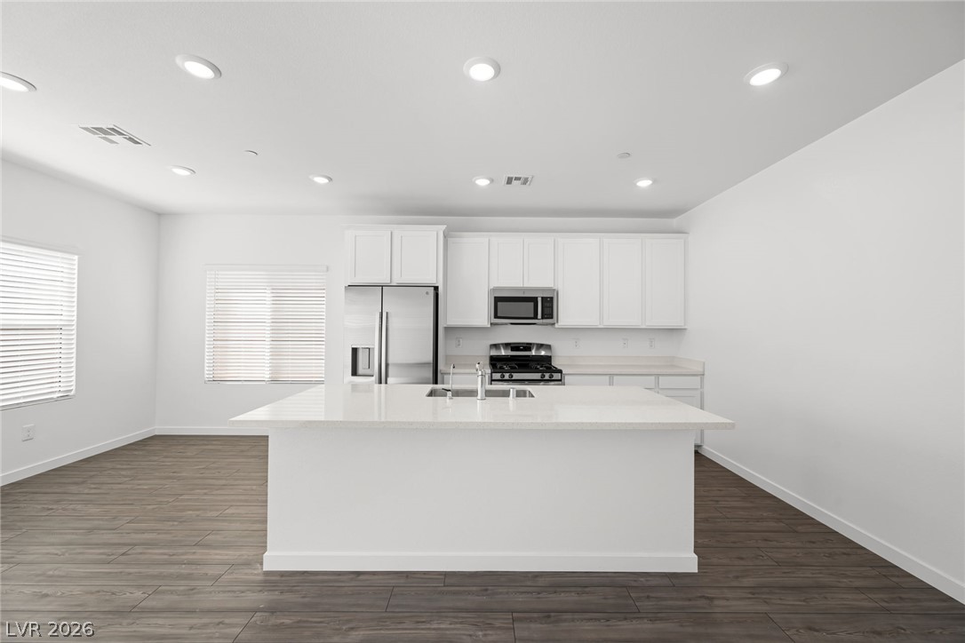 Photo 6 of 28, 9933 Kimura Hills Avenue
