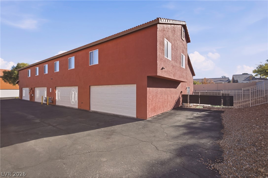 Photo 11 of 26, 2977 Duxbury Drive