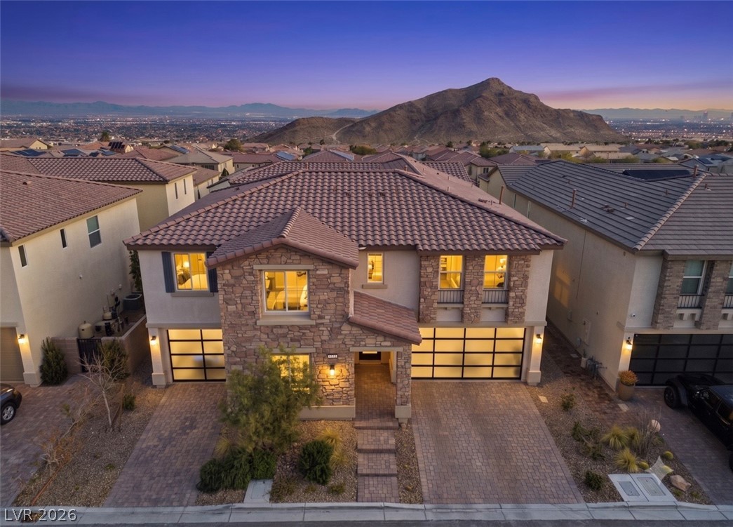 Photo 6 of 73, 4522 Amazing View Street