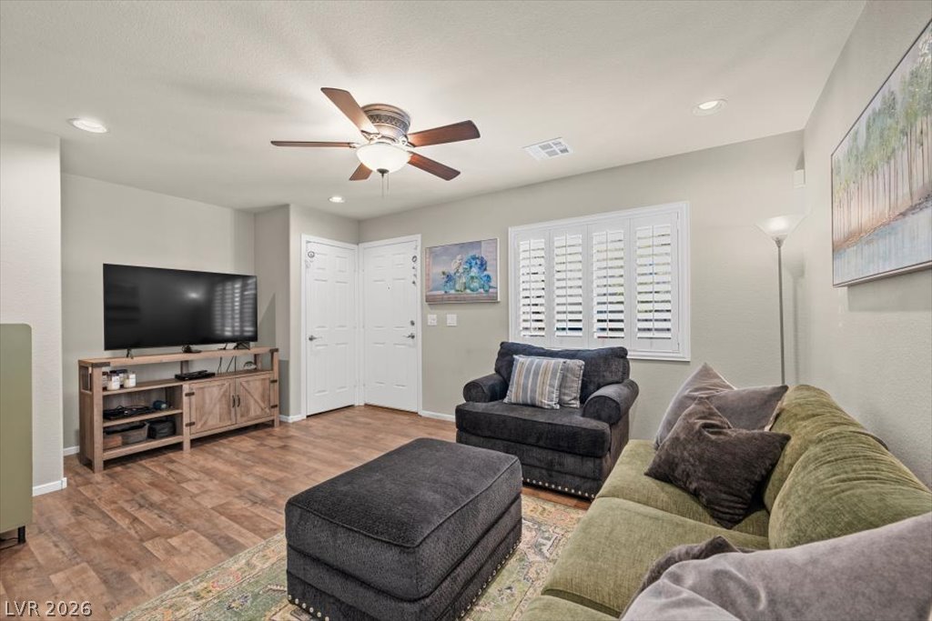 Photo 11 of 43, 9132 Alluring Avenue