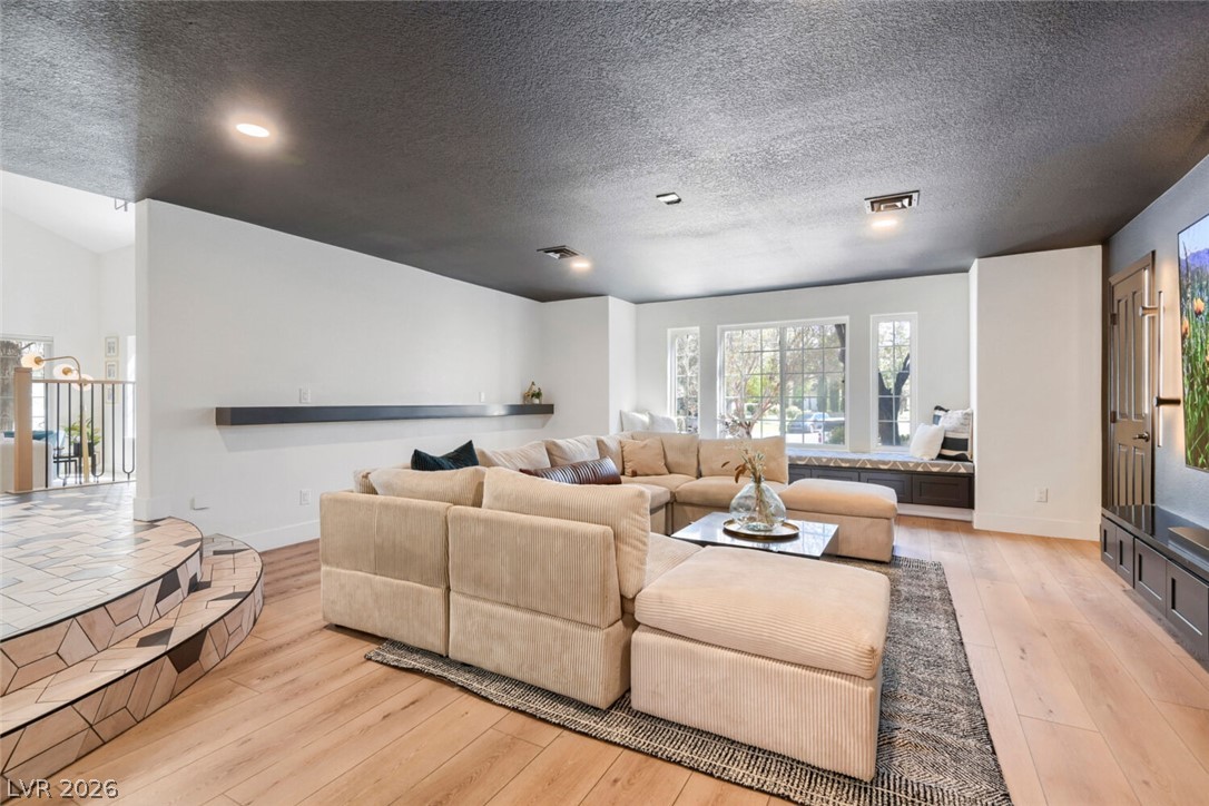 Photo 23 of 46, 8415 Del Vista Court