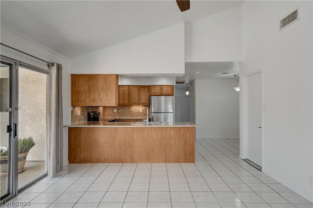 Photo 14 of 45, 4009 Camas Court