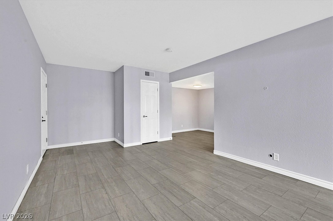 Photo 7 of 34, 5081 River Glen Drive #97