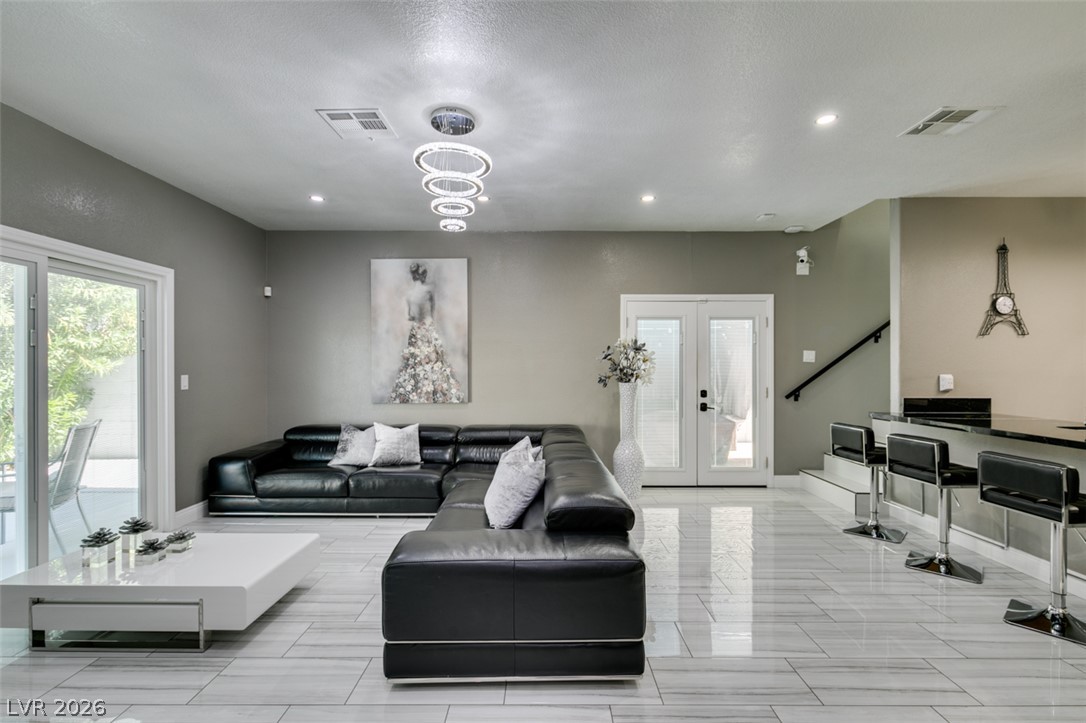 Photo 2 of 1412 W Bow Creek Court
