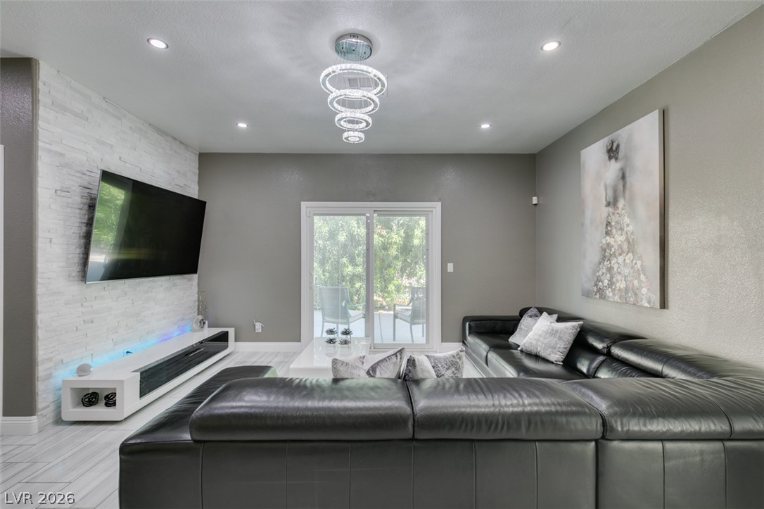 Photo 5 of 1412 W Bow Creek Court