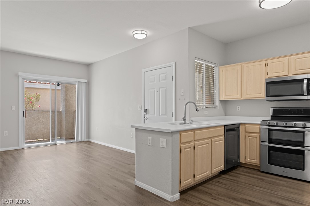 Photo 8 of 36, 855 N Stephanie Street #2615