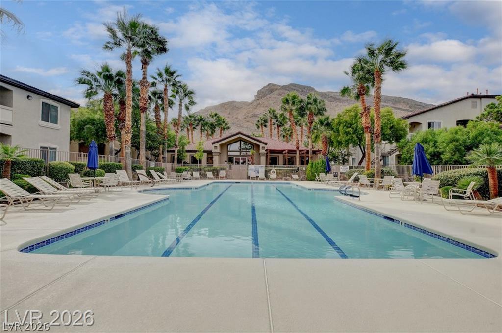 3575 Cactus Shadow Street #204, Las Vegas 89129