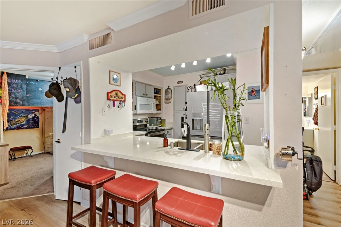 Photo 9 of 29, 8101 W Flamingo Road #1074
