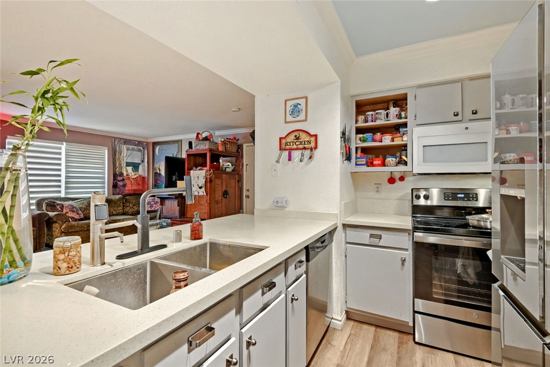 Photo 10 of 29, 8101 W Flamingo Road #1074