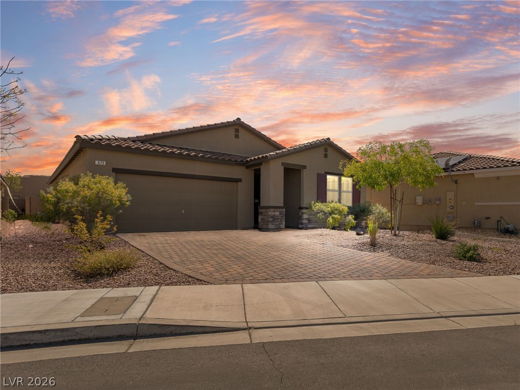 975 Twilight Glow Court, Henderson