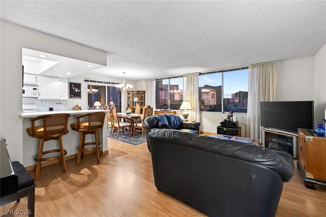 Photo 8 of 19, 205 E Harmon Avenue #1002