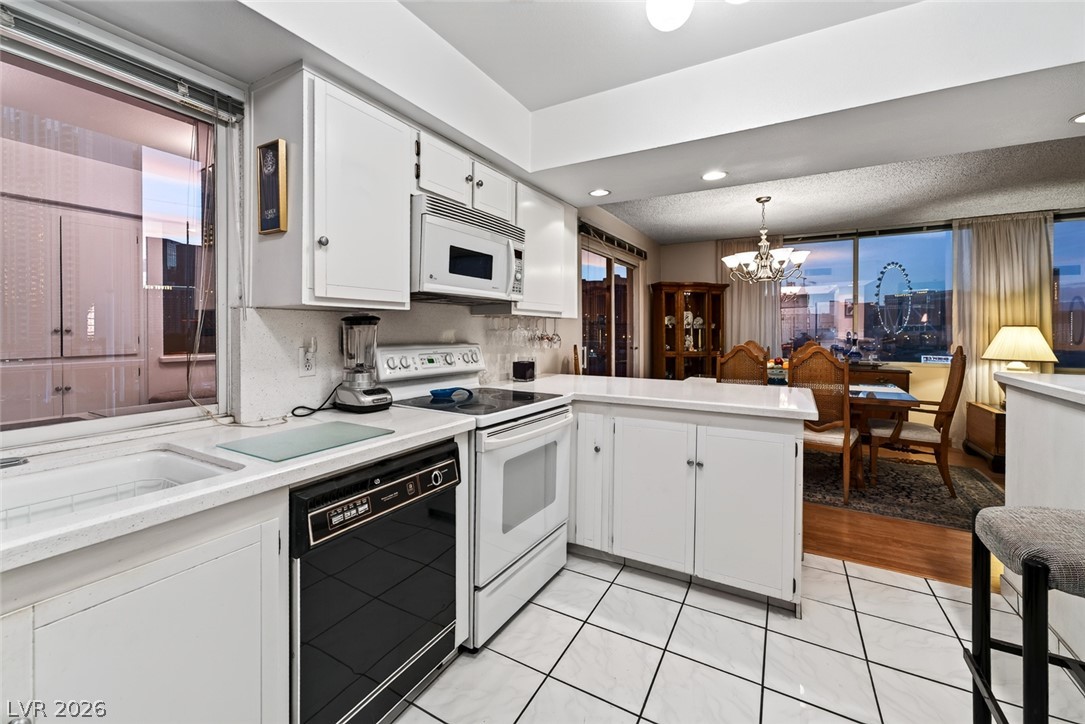 Photo 13 of 19, 205 E Harmon Avenue #1002