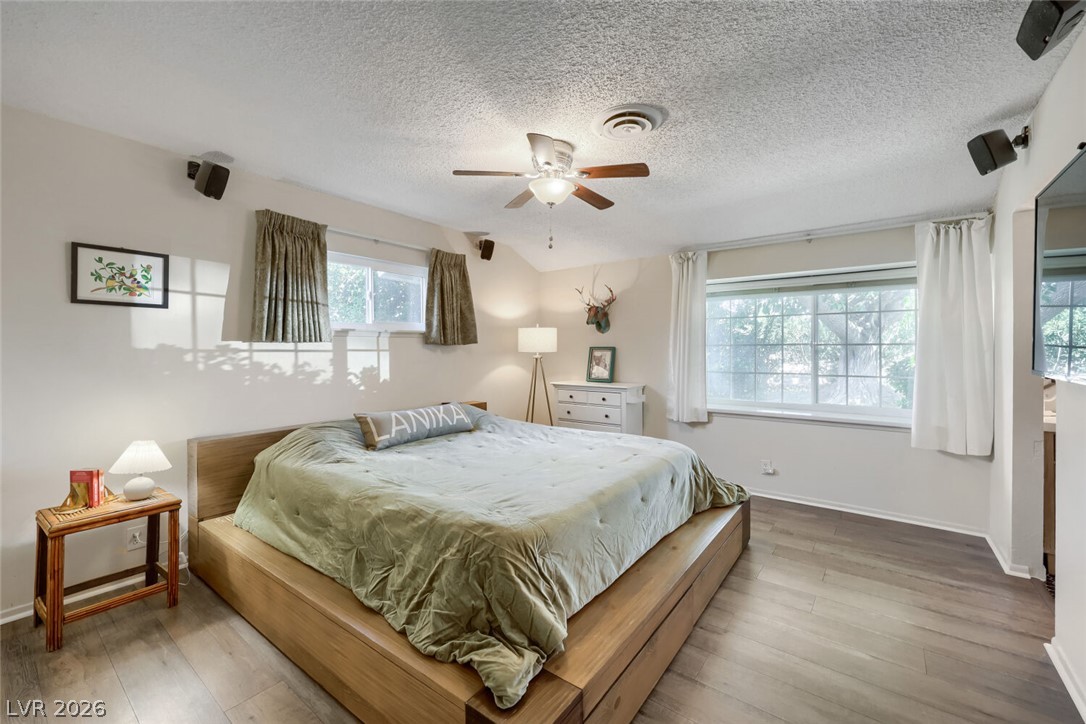 Photo 7 of 17, 4424 Thompson Circle